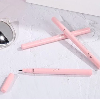 อายไลเนอร์ แบบหัวแปรง ติดทนทานอายไลเนอร์สีดำ แบบกันน้ำ สำหรับแต่งหน้าซองสีชมพูน่ารัก