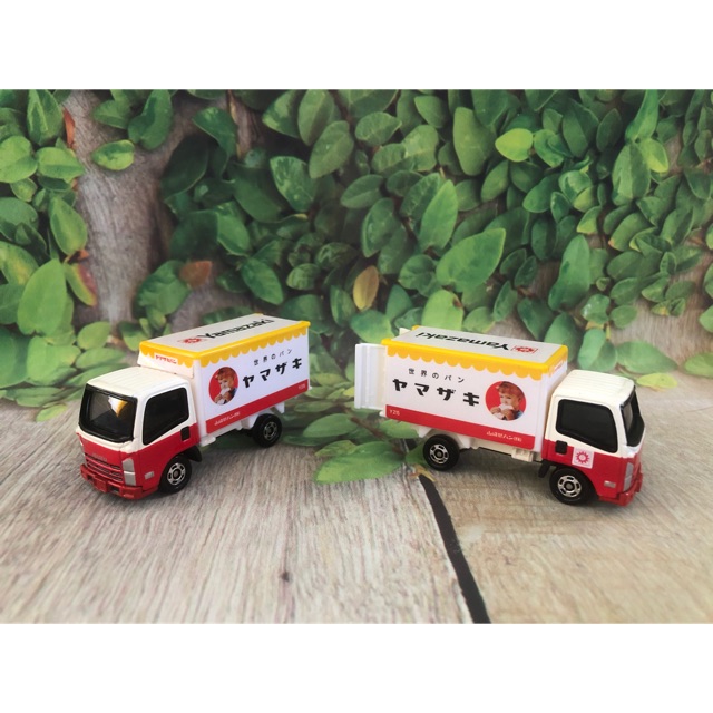 Tomica รถบรรทุกขนมปัง Yamazaki -Isuzu Elf