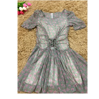 ถูกเหลือเชื่อ💥Sales💥Gray Floral Dress ทรงเก๋ ๆฮิตๆ คัทติ้งเนี้ยบบ งานน่ารักสวย