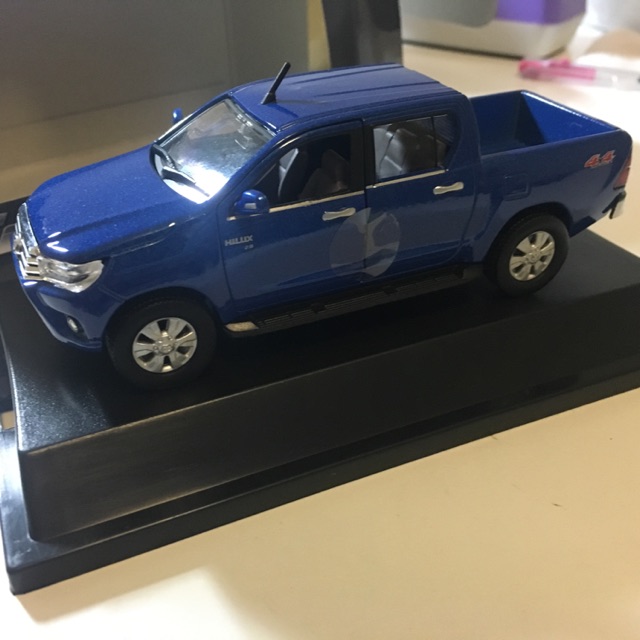 Model Toyota Revo 4x4