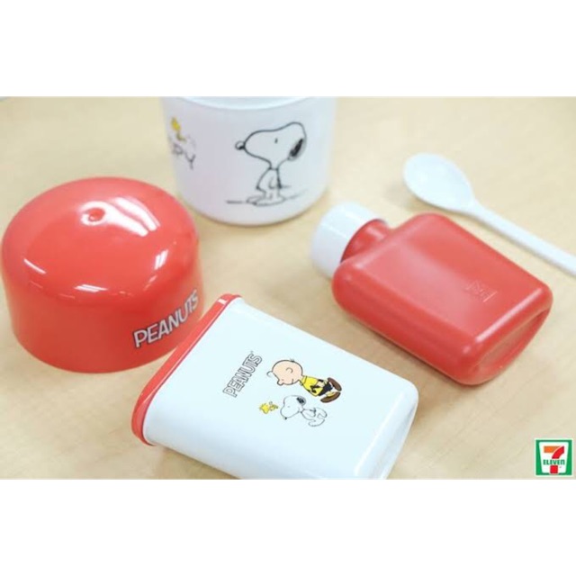 ชุดกล่องข้าว snoopy จาก7-11
