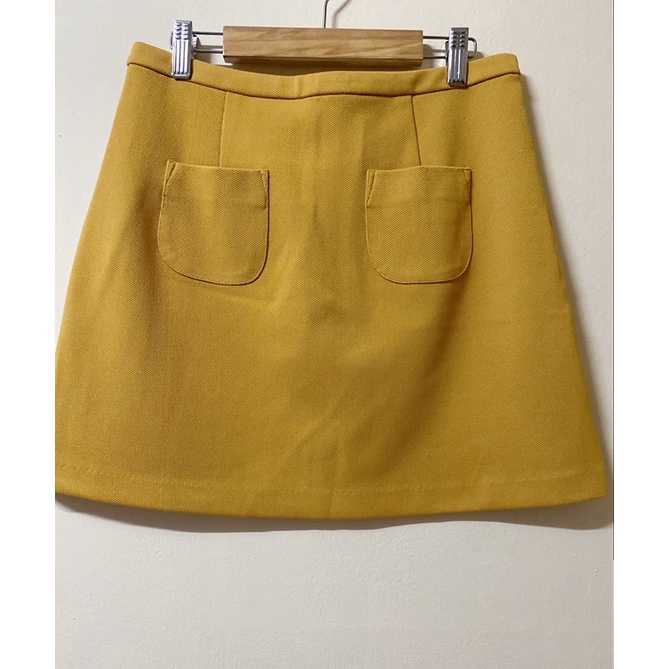S A L E 🔥Used Mini Mustard Skirts Brand CPS Chaps | Size M ลดราคากระโปรงสั้น Chaps