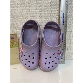 รองเท้า Crocs c13 ลายunicorn ของแท้ สภาพ92%