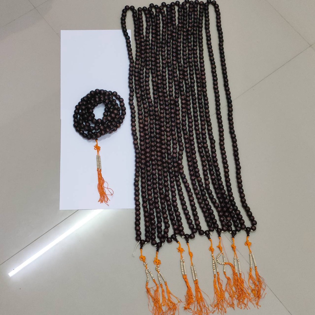 สร้อยคอลูกประคำ 108 เม็ดทำจากไม้จันทร์หอม (ยาว 30นิ้ว) ขนาดเม็ด 10มิล ลูกประคำมงคล เม็ดลูกประคำเม็ดใหญ่ยาว เคลือบเงา