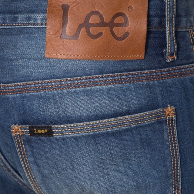 ลดแหลก Lee jeans 747Zed มือ1แท้จากshop ป้าย2,190เหลือเพียง990เท่านั้น ขนาด38x33