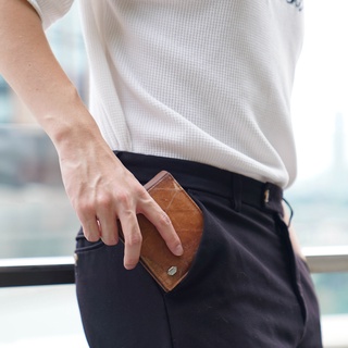 THAMON กระเป๋าสตางค์ผู้ชาย รุ่น Oliver | Oliver Wallet in Leaf Leather