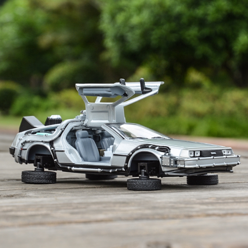 Welly 1:24 DMC-12 DeLorean Time Machine Back to the Future รถ Static Die Cast ยานพาหนะสะสมของเล่นรถ