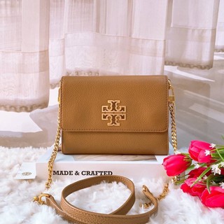 Tory Burch Britten Chain Wallet  สวยมากก​ ค่ะใบนี้ มีสีน้ำตาล, เหลืองจ้า