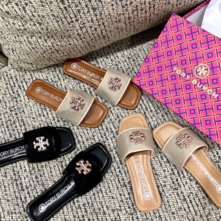 รองเท้าแตะแฟชั่น แบบสวม คาดหน้าผ้ากระสอบ แต่งอะไหล่ทอง สไตล์ Tory Burch