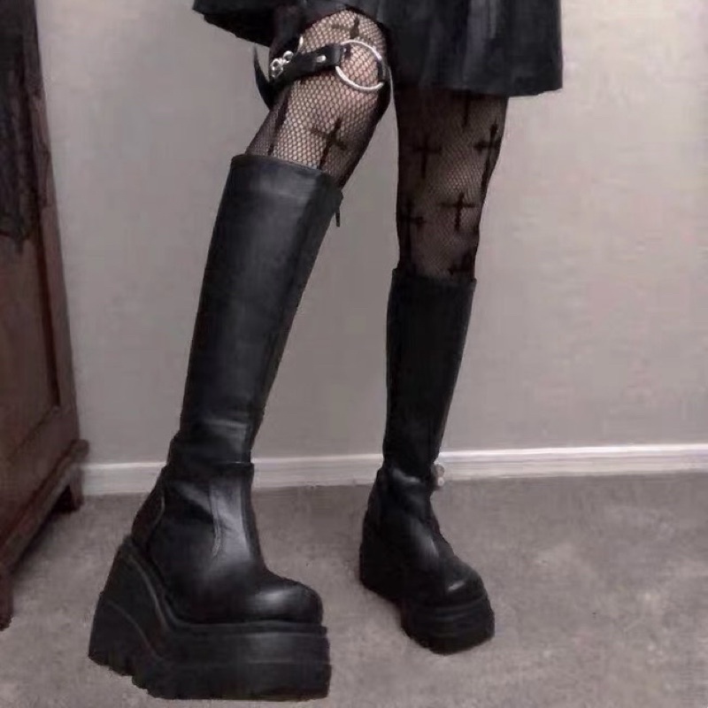 #รองเท้าบูทโลลิต้า
#บูทหนังสไตล์ฮาราจุกุ
#รองเท้าส้นสูงส้นตึก Gothic
#รองเท้าแฟชั่นพร้อมส่ง
#รองเท้าหนังความสูง9cm