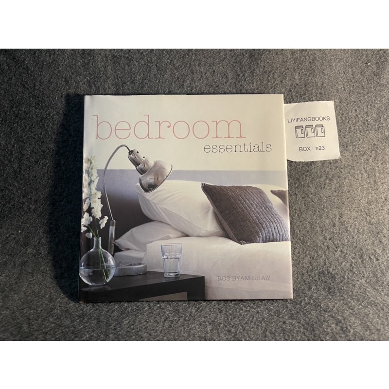 หนังสือ (มือสอง) ENG Bedroom Essentials Hardcover - Ros Myam Shaw