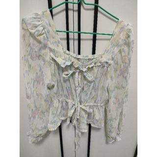 เสื้อสม๊อคทั้งตัวลายดอกแขนยาวสีขาว