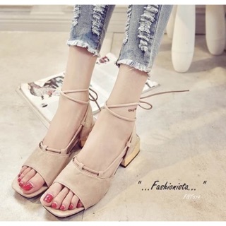 รองเท้า chunky heels 🚨 H46898