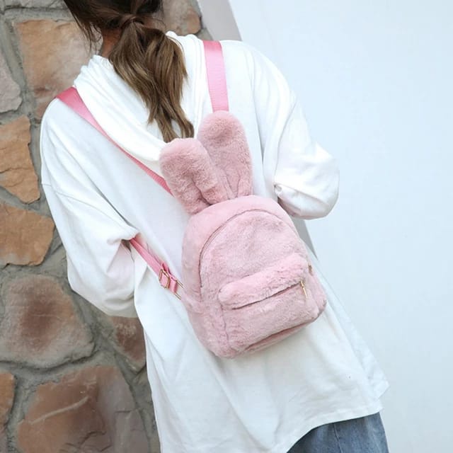 Abraar Kadabra Fur Backpack - กระเป๋าเป้ขนสัตว์นําเข้าเกาหลี กระเป๋ากระต่ายผู้หญิง BULR