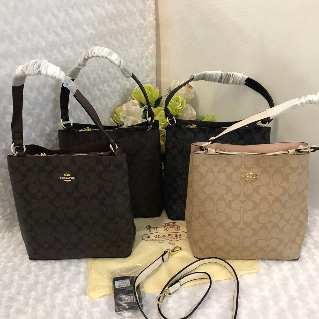 [พร้อมส่ง] Coach TOWN BUCKET BAG กระเป๋าโค้ช ทรงถัง กระเป๋าสะพายผู้หญิง ขนาด 10.5 นิ้ว มาใหม่‼️