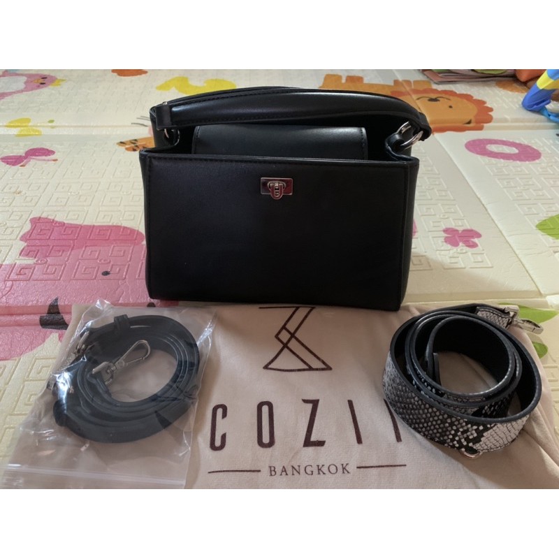 กระเป๋าแบรนด์ cozii bag มือสอง สภาพดีมาก