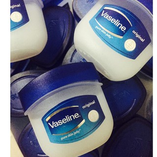 วาสลีน ลิป บาล์ม ของแท้ เนื้อ ลิป นุ่มมาก VASELINE LIP THERAPY NEW กระปุกสีขาว ออริจินอล นำเข้าจาก สิงคโปร์ ลิป VASALINE