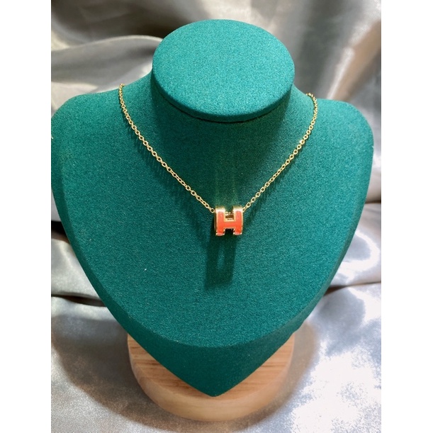 สินค้าขายดี สร้อยคอจี้ลงยาลายH สแตนเลส ใส่ไม่แพ้ไม่ดำ - รูปที่ 2