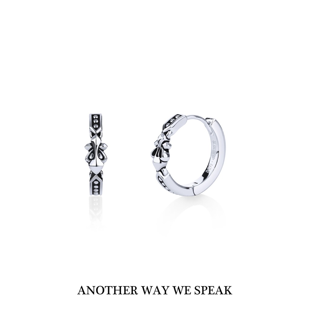 ANOTHER WAY WE SPEAK ต่างหูเงินแท้ รุ่น CRUCIFIX V สีเงิน