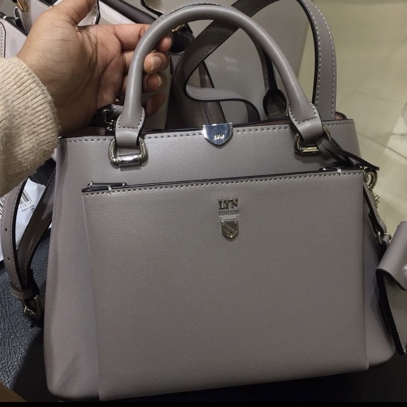 กระเป๋า lyn  lynaccs_official จากshop