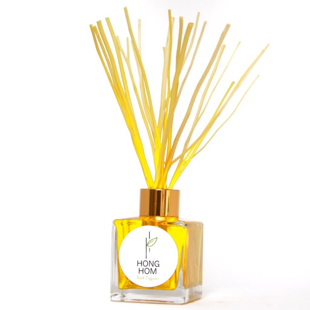 ก้านไม้หอม อโรม่า 100ML ฟรี ก้านไม้ น้ำหอมปรับอากาศสูตรเข้มข้น น้ำหอมนำเข้า เกรดพรีเมี่ยม