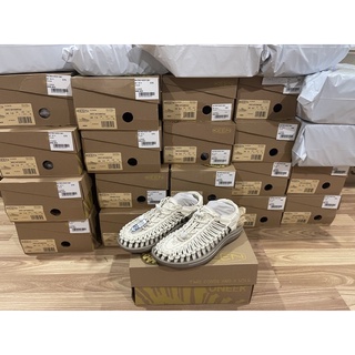 new keen white  cap size พร้อมส่ง 35,36,37 พร้อมส่ง