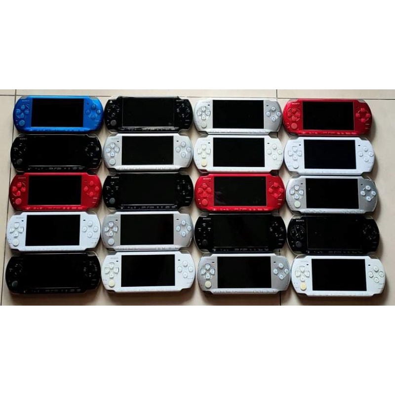 PSP3000 แปลงเล่น COPY เมม 32GB สภาพดี ครบชุด พร้อมเล่น