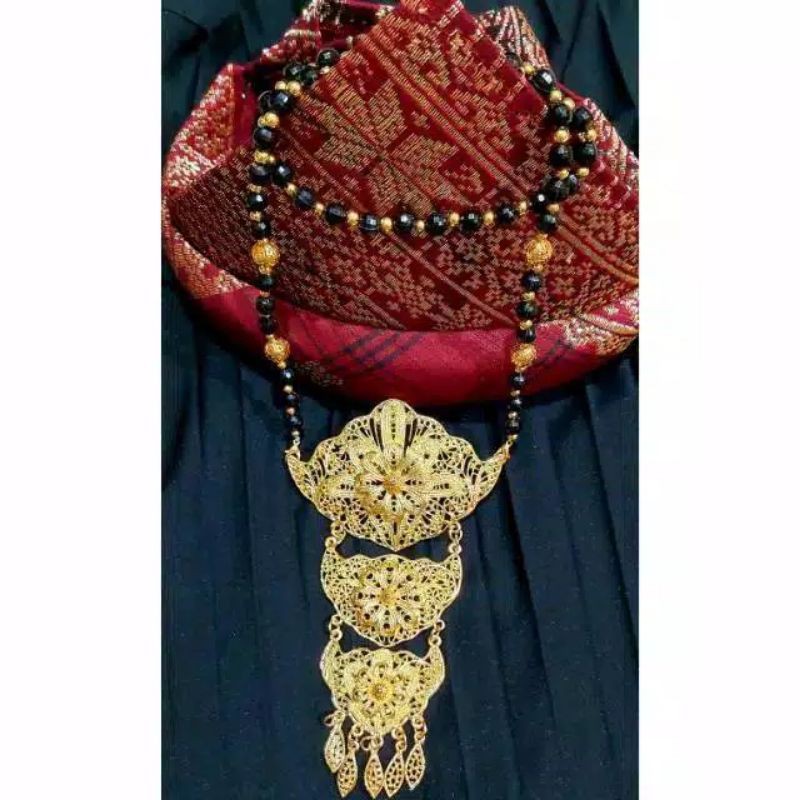 เข็มกลัดสร้อยคอ Kebaya