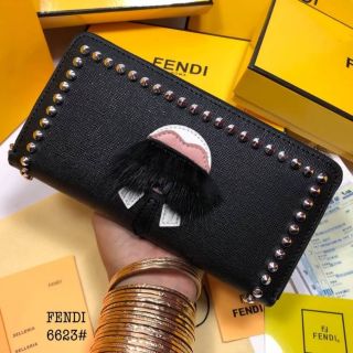 กระเป๋า​สตางค์​ Fendi