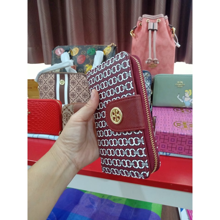 #สุดปัง ... กระเป๋าสตางค์ใบกลาง 2in1 ทอรี่ มงคล888 "Tory Burch"