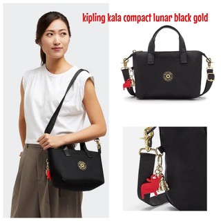 กระเป๋าสะพาย ใบเล็ก Kipling kala compact lunar black gold คอลเลคชั่นใหม่ Lunar Black Gold