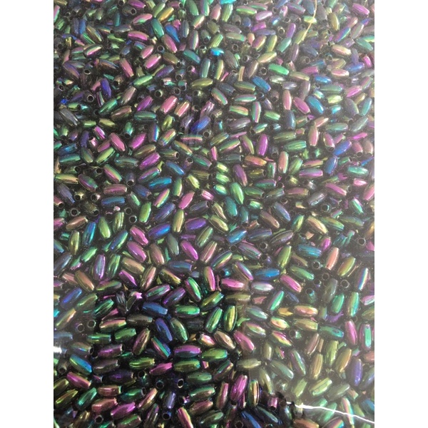 ลูกปัดเม็ดข้าวสารสีเหลือบขนาด3*6ซม.10กรัม40บาท 3ถุง100บาท