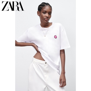 Zara ใหม่ ไอคอนหน้ายิ้ม สําหรับผู้หญิง® เสื้อยืดแขนสั้น คอกลม พิมพ์ลาย 0085386 250