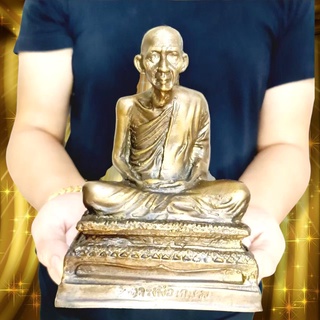 หลวงพ่อเกษม เขมโก ปี2518 สุสานไตรลักษณ์ จ.ลำปาง (หน้าตัก5นิ้ว สูง18ซม.)เนื้อทองเหลืองผสมชนวน