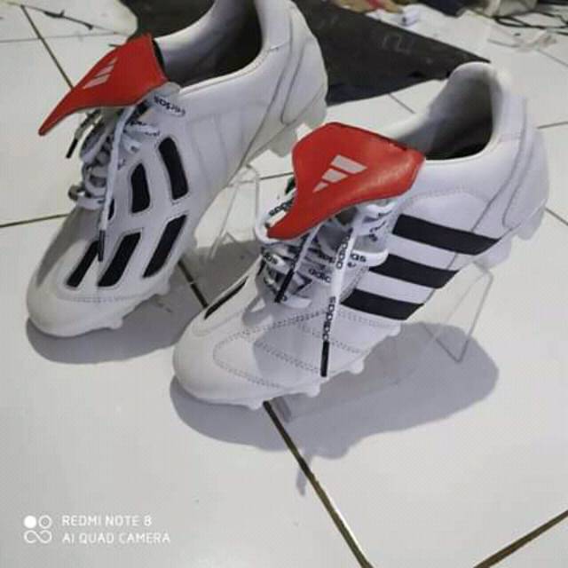 รองเท้าฟุตบอลหนัง Adidas predator mania