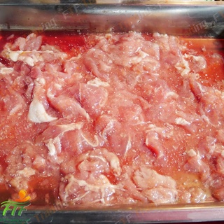 พร้อมส่ง !!! หมูหมักนุ่ม แช่แข็ง (1 kg.)