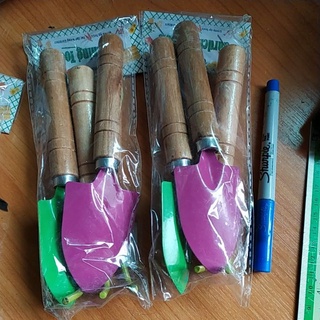 เครื่องมือุปกรณ์ปลูกผักพรวนดิน 1 ชุด 3 ชิ้น.