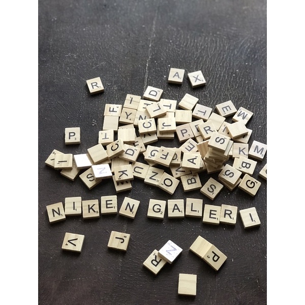 WOODEN LETTERS - SQUARE WOODEN LETTERS 1 ชุดสําหรับตกแต่ง