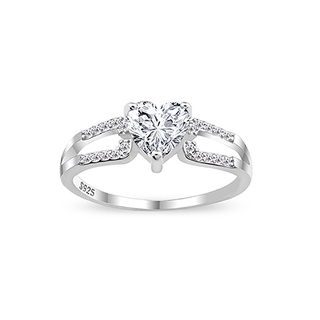 Silver thai  Silver Heart Shape Clear CZ Ring แหวนเงินแท้ 925 ฝังเพชรสวิส (CZ)ตรงกลางรูปหัวใจด้านตัวเรือนฝังเพรชcz