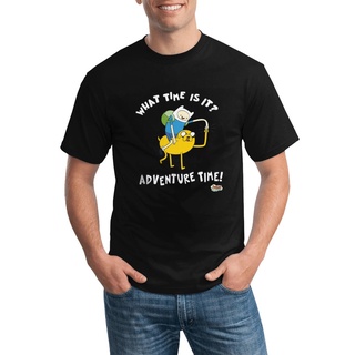 เสื้อยืดลําลอง พิมพ์ลาย Adventure Time With Finn And Jake Red Xl Fist Bump What Time Is It สําหรับผู้ชาย