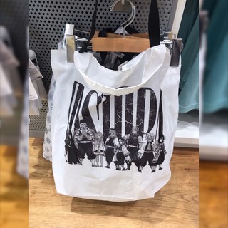 กระเป๋าผ้า Uniqlo ลายดาบพิฆาตอสูร