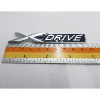 Logo XDrive ของรถ Benz ติดด้านข้างรถ