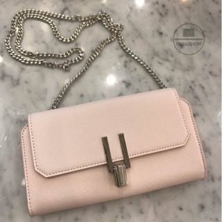 CHARLES &amp; KEITH TURN-LOCK LONG WALLET (outlet) สีชมพูอ่อน