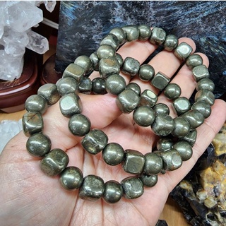 สร้อยข้อมือหินไพไรต์ ไพไรต์ เพชรหน้าทั่ง(Pyrite)เส้นละ500 เม็ดกลม 10 มิลทรงสี่เหลี่ยม 8 มิล