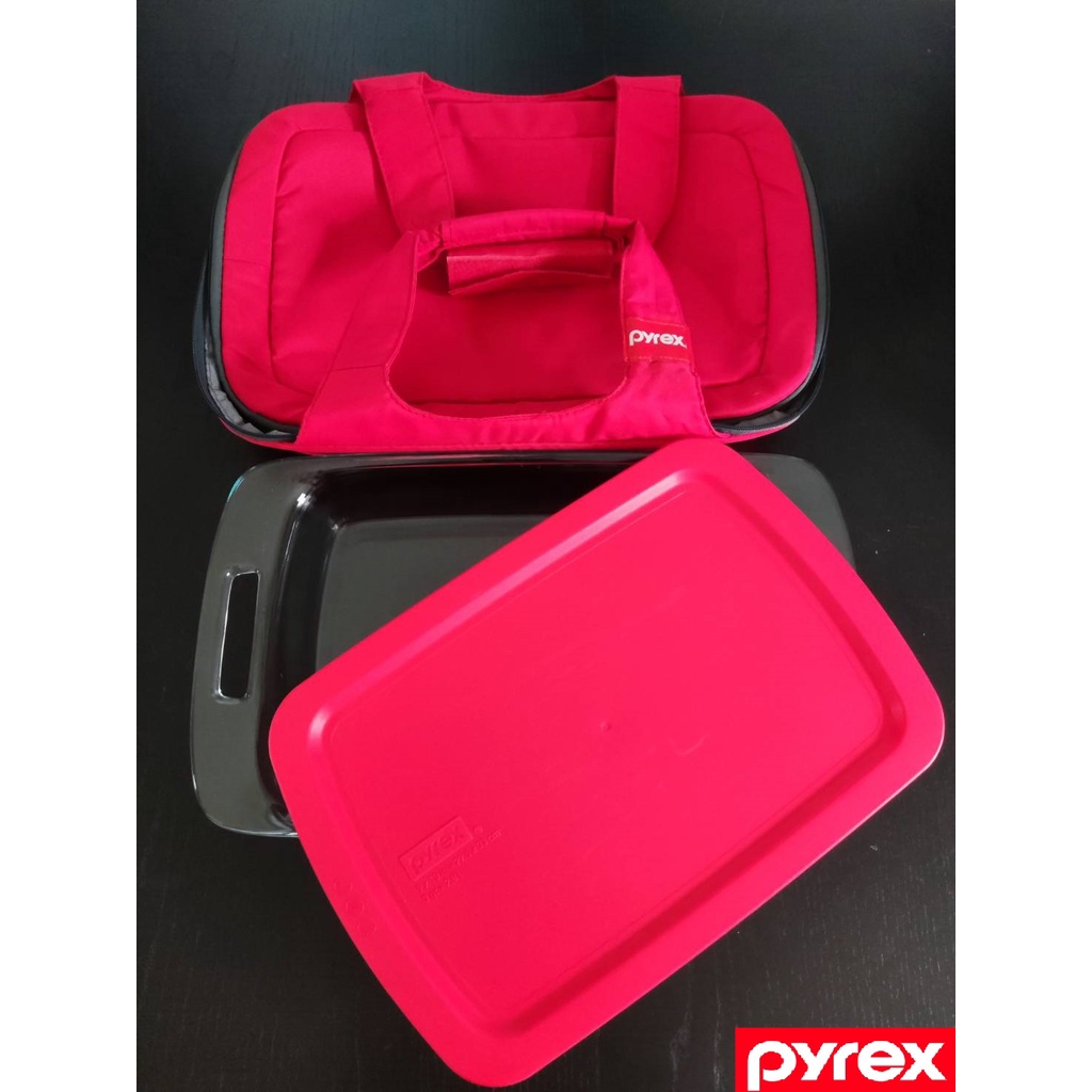 จานอบ จานแก้ว Pyrex 3 Quart Portables Red Carry Tote