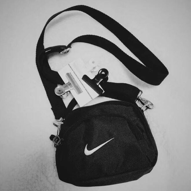 nike swoosh shoulder bag