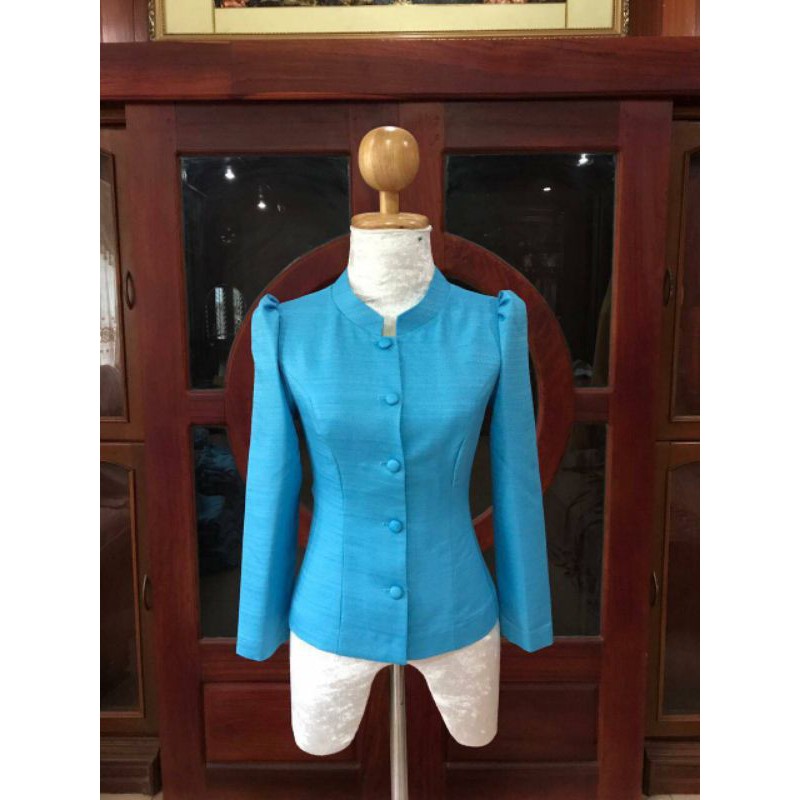 จิตรลดาสีฟ้าเข้ม ช่างคนไทยตัดเย็บ