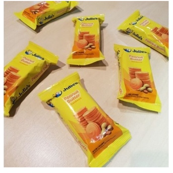 (แบบปี๊บ)ขนมนำเข้า!!! ขนมปังกรอบสอดไส้ครีมเนยถั่ว จูลี่ส์ Julie's Peanut Butter Sandwich 450g.