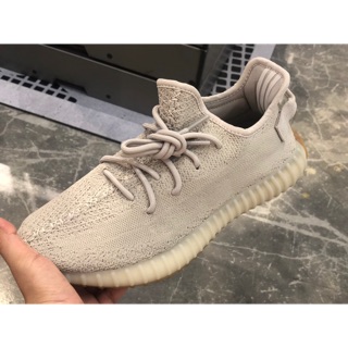 รองเท้าผ้าใบ Yeezy350 สีเบจ