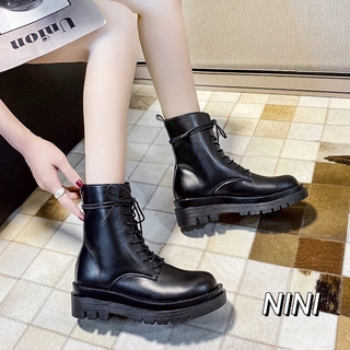 DR. MARTENS Nini35-43 Code รองเท้าบู๊ทส์แพลตฟอร์มสําหรับผู้หญิงรองเท้าบูทสั้น